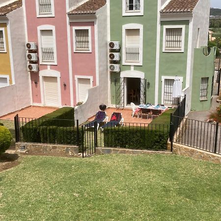3 Storey Townhouse - Costa Del Sol Баия-де-Касарес Экстерьер фото