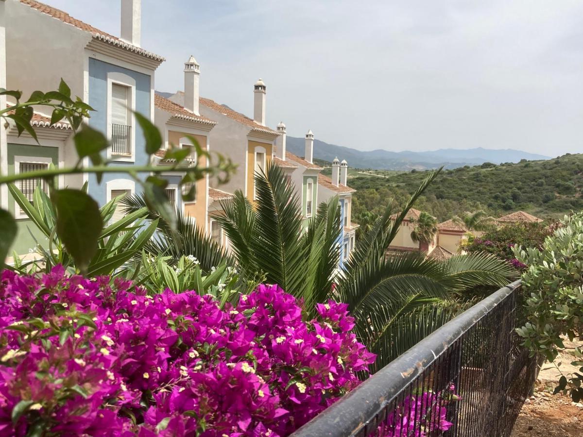 3 Storey Townhouse - Costa Del Sol Баия-де-Касарес Экстерьер фото