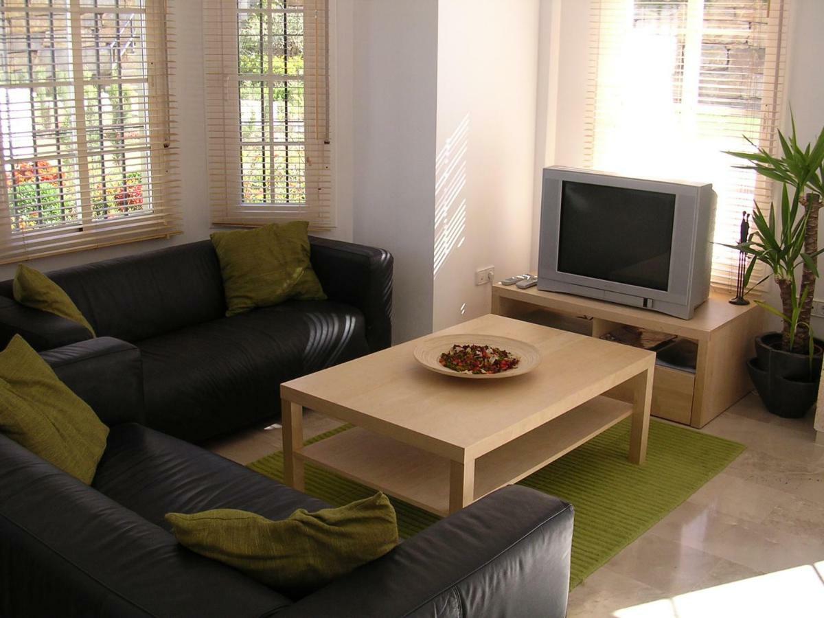 3 Storey Townhouse - Costa Del Sol Баия-де-Касарес Экстерьер фото