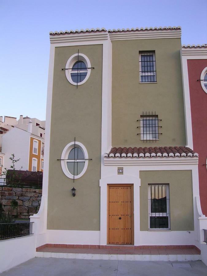 3 Storey Townhouse - Costa Del Sol Баия-де-Касарес Экстерьер фото